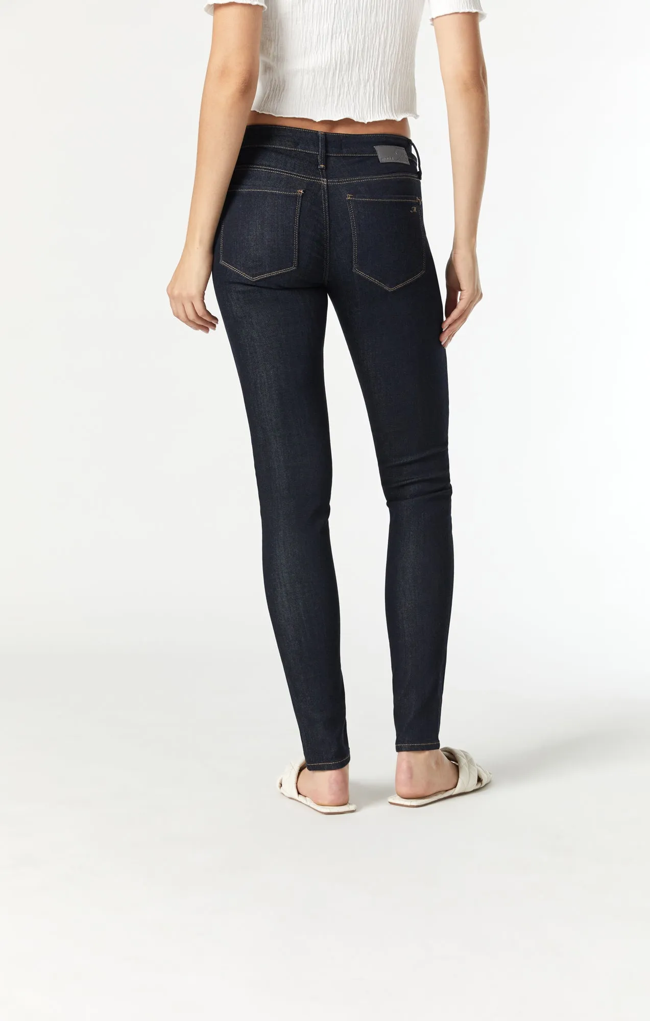 ALEXA SKINNY JEANS IN RINSE SUPERSOFT