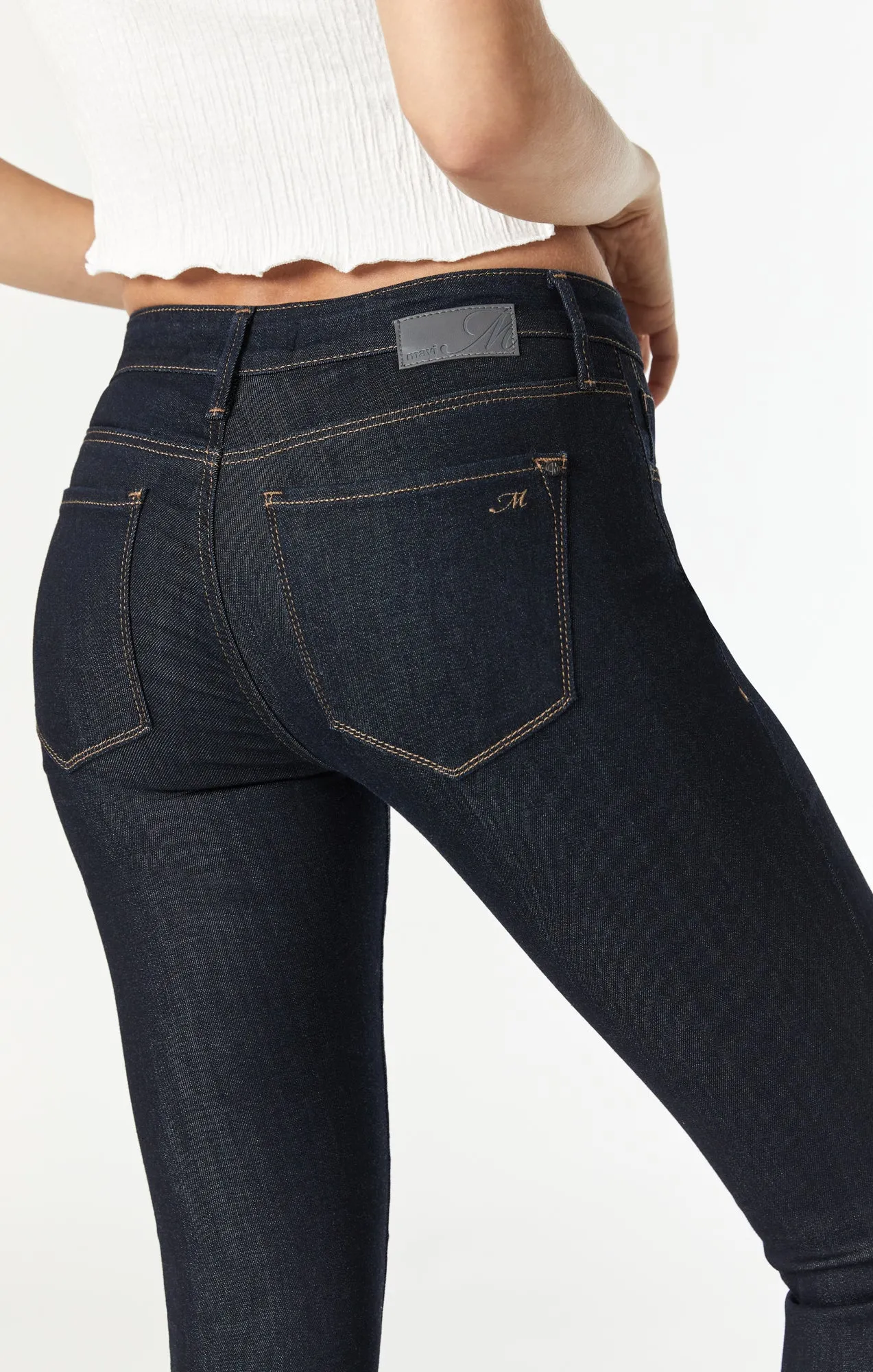 ALEXA SKINNY JEANS IN RINSE SUPERSOFT