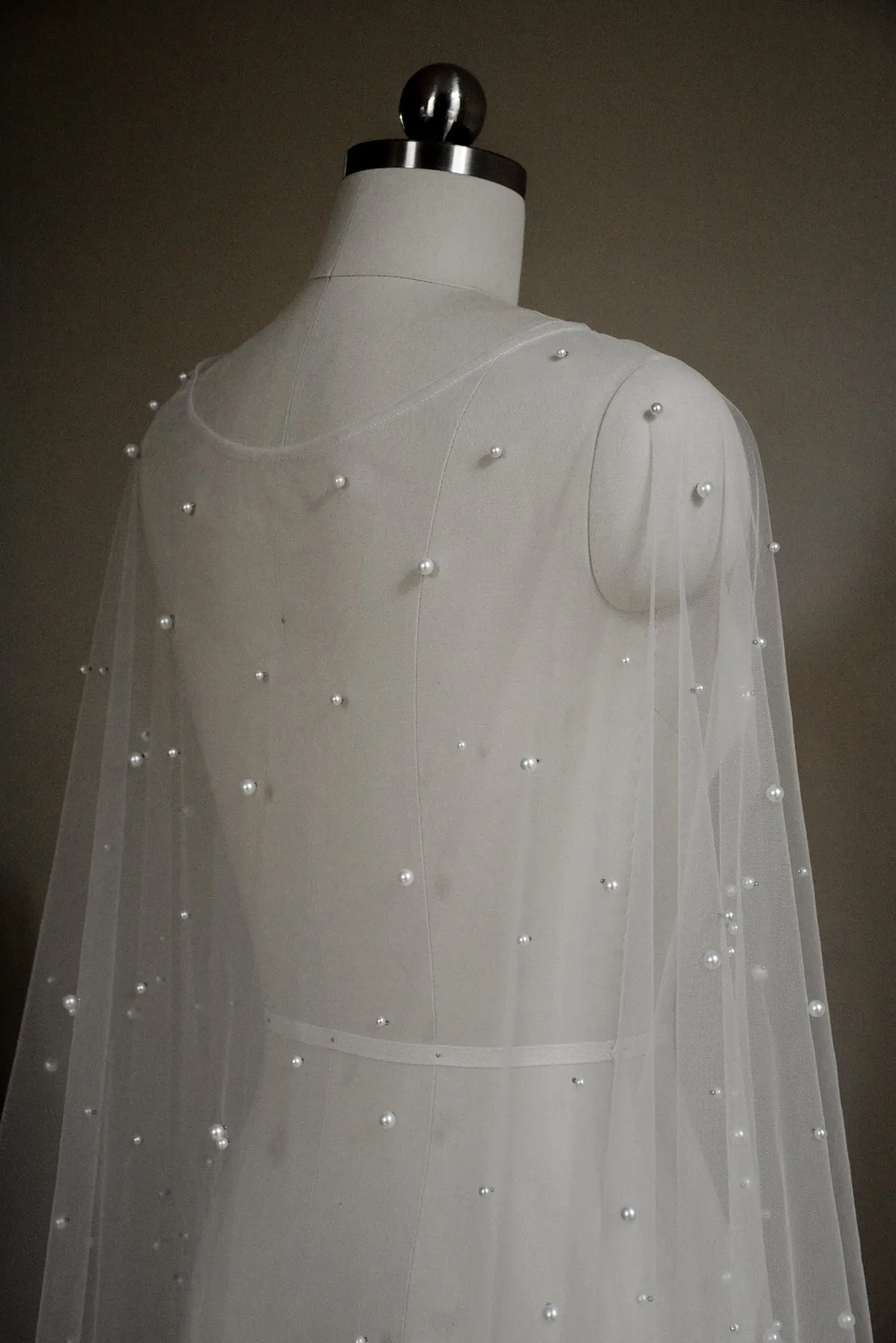 ARIELLE | Pearl Bridal Cape