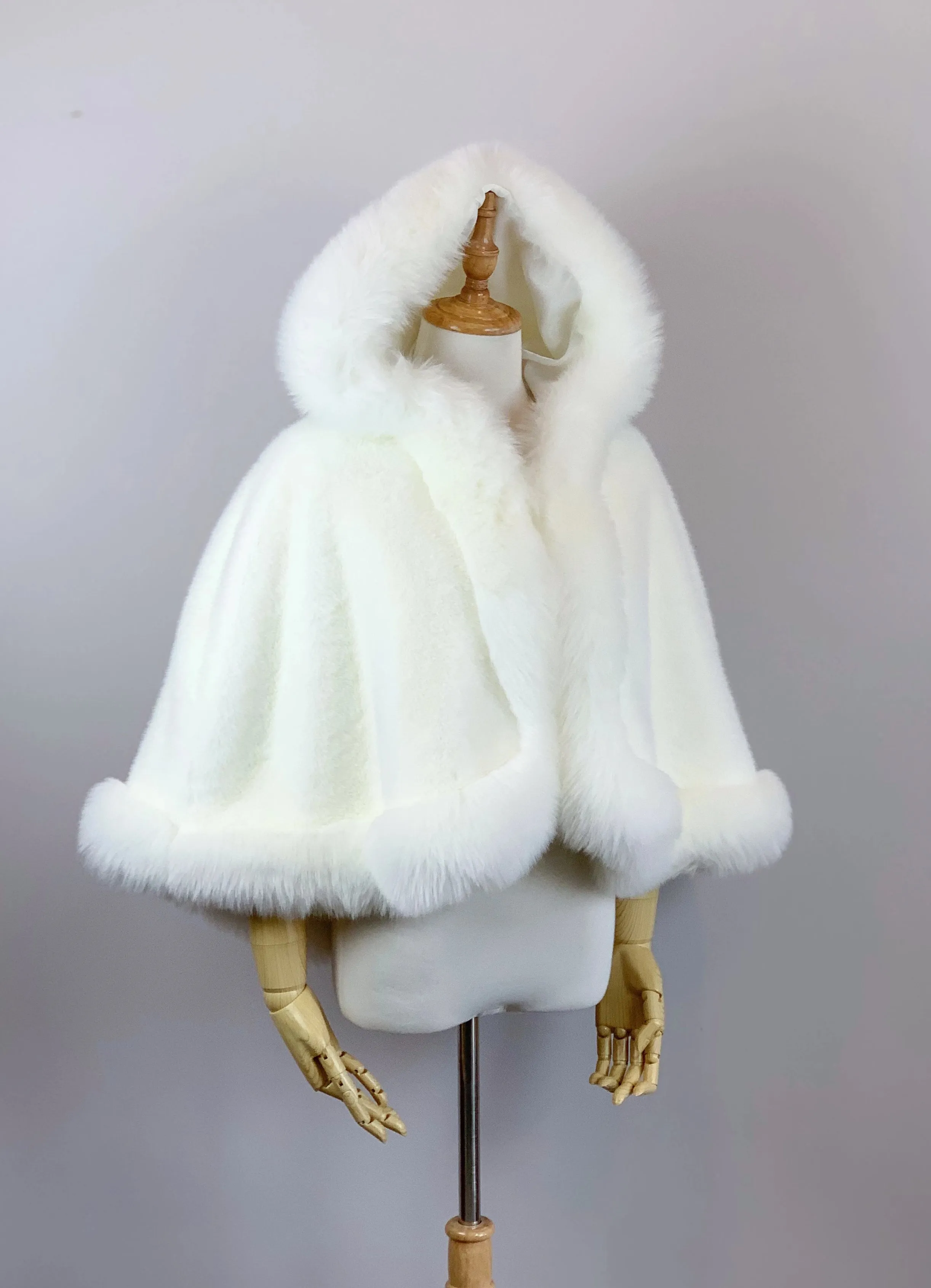 Ivory White Fur Cape (Juliet Wht01)